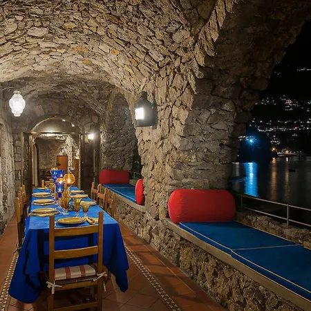 Sleeps 13 Air Con Wifi Vila Positano
