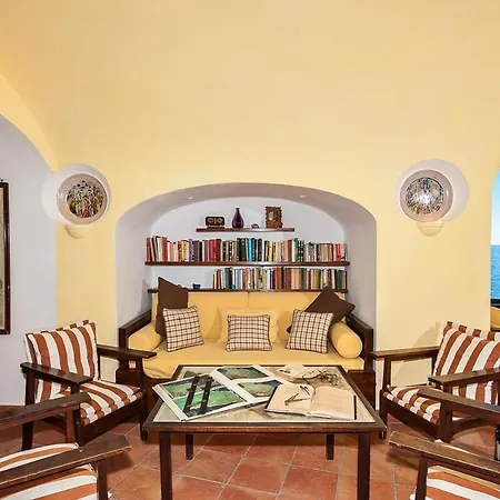 Sleeps 13 Air Con Wifi Vila *