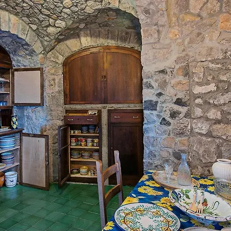 Vila Sleeps 13 Air Con Wifi Positano